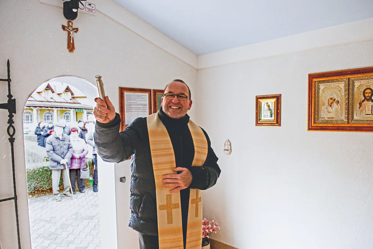 Okamžik ze slavnostního vysvěcení Kaple Panny Marie